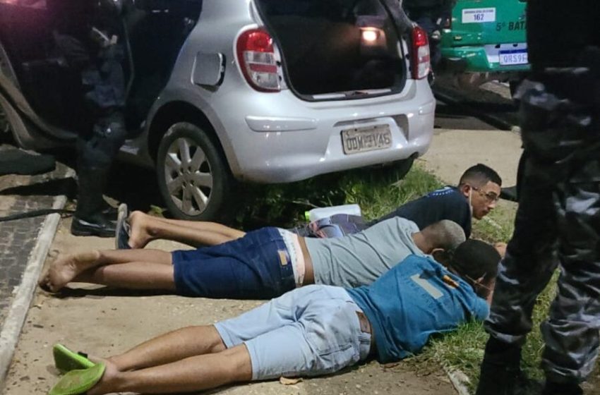  Quatro suspeitos são presos após colidir carro roubado durante fuga da Polícia em Teresina