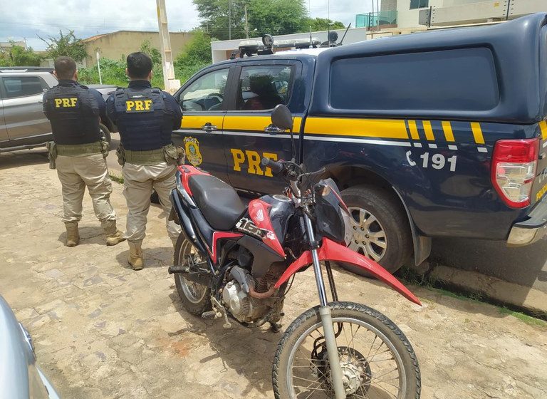  Motorista é preso por transportar motocicleta adulterada em Picos