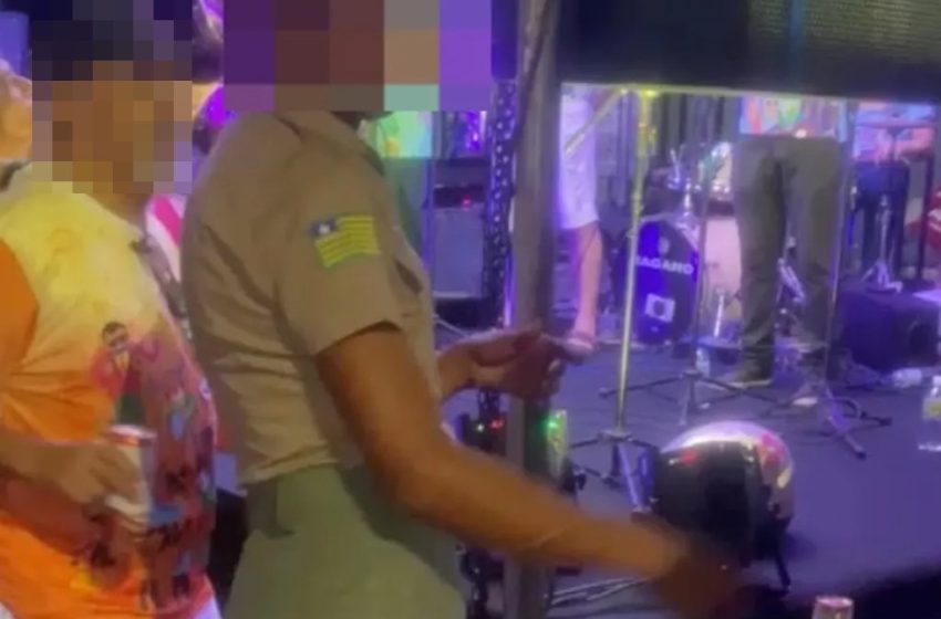  Travesti é detida em prévia de Carnaval por usar uniforme de policial militar falecida