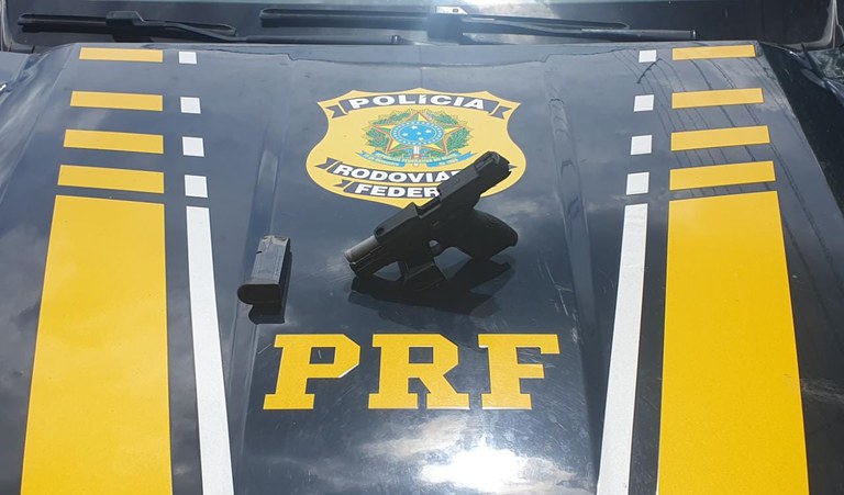  Motorista é preso com pistola escondida dentro de meia em Picos