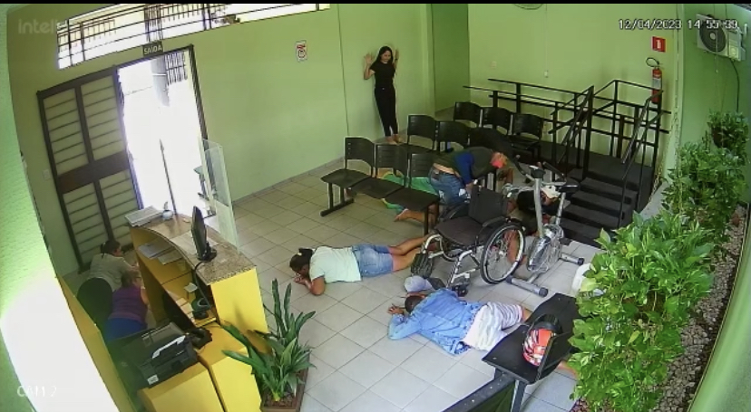  Bandidos fazem arrastão em clínica na zona Sudeste de Teresina