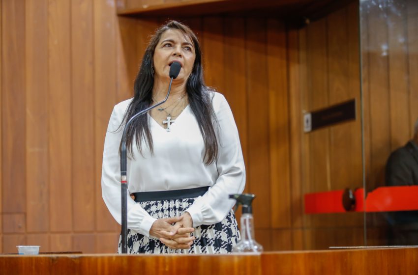  Deputada que perdeu quer retomar mandato passando pela Câmara Municipal