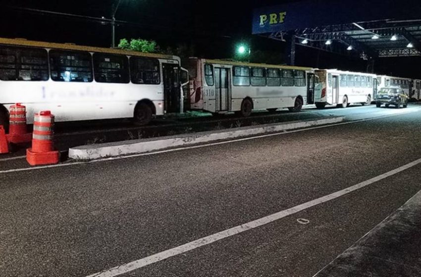 Cinco ônibus de empresa procurada pela justiça são apreendidos no Piauí
