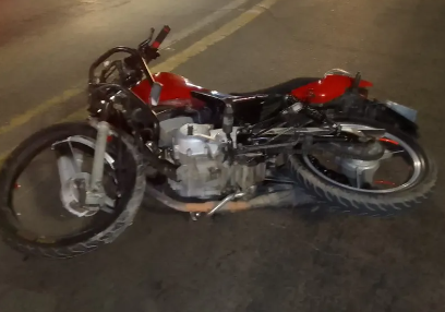  Homem fica gravemente ferido após colisão frontal entre carro e moto na Zona Sul de Teresina