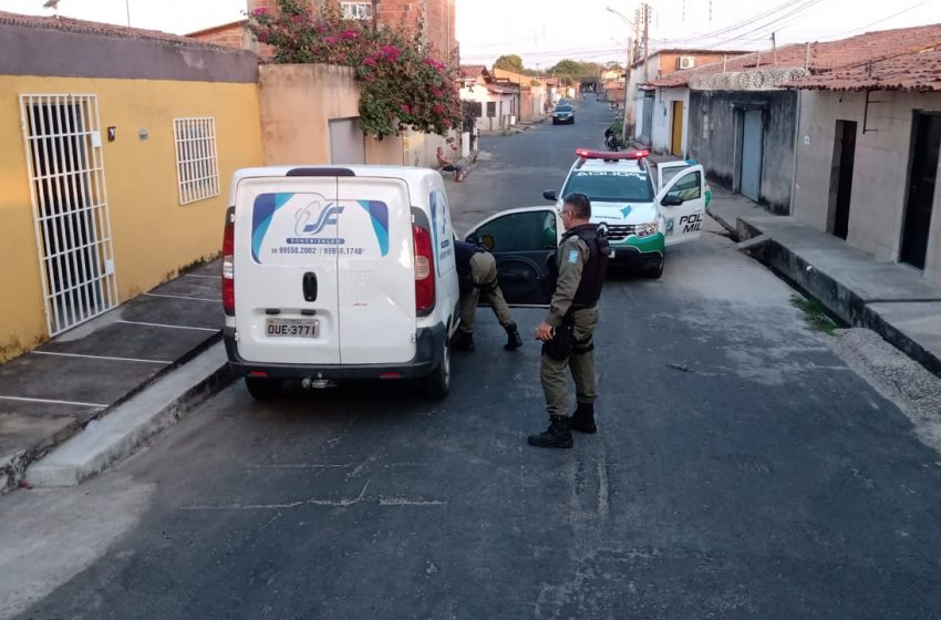  Assaltantes fingem planejar casamento e roubam cofre de casa paroquial em Teresina