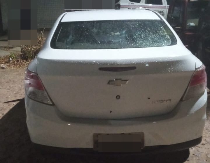  Policial militar sofre assalto, atira em suspeitos e tem carro roubado