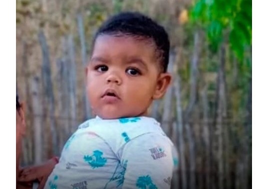  Bebê de um ano morre eletrocutado após tocar fio de alta tensão caído no chão O fato aconteceu no povoado Todos os Santos, zona rural de São Pedro do Piauí