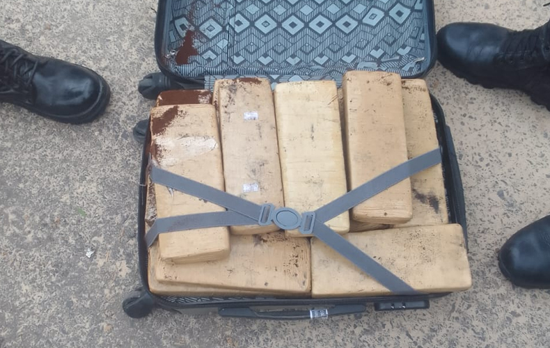  Homem é preso com 24 tabletes de maconha dentro de mala em Floriano