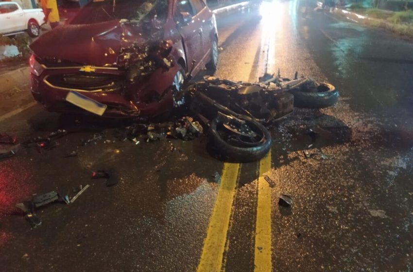  Motociclista morre após acidente entre carro e moto na cidade de Picos
