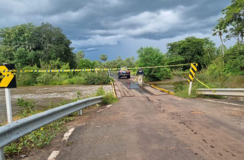  Ponte na BR-222 KM 86 tem interdição total em Piripiri sob risco de desmoronamento após cheia em rio