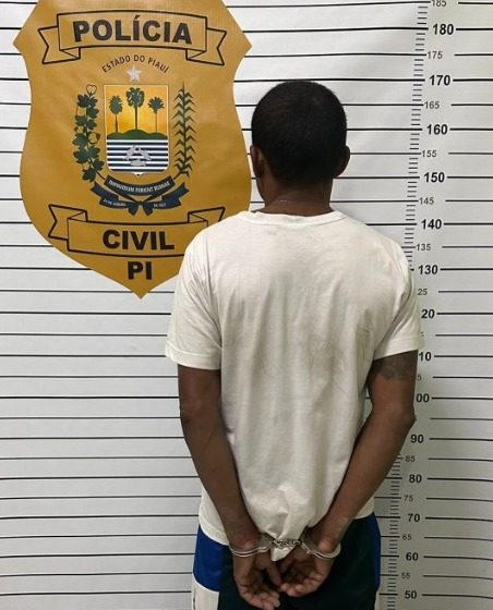  Crianças enterram-se em buraco para não serem mortas pelo pai no PI; homem foi preso