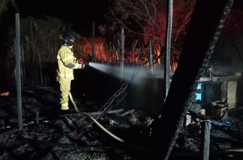  Incêndio atinge barracas de palha em pousada em Barra Grande