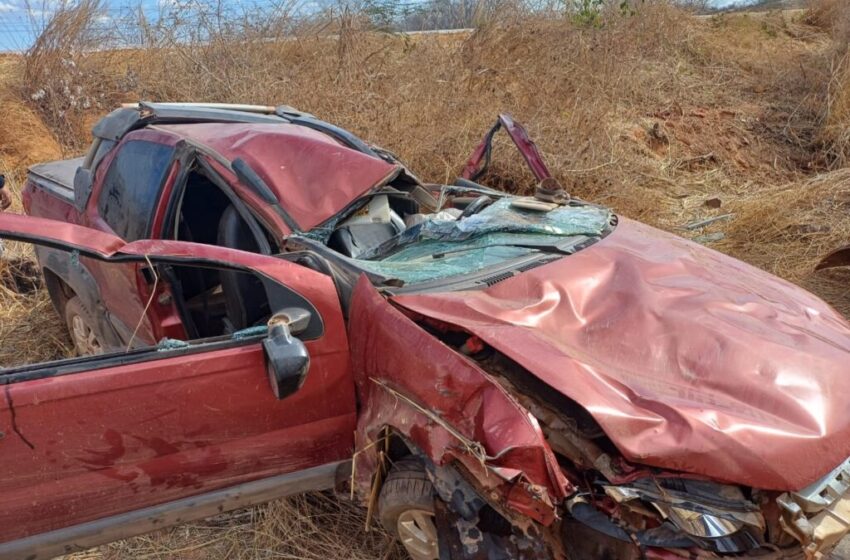  Idoso perde controle do carro e morre em acidente na BR-135