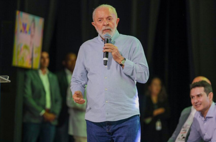  Lula passa por cirurgia para drenagem de hematoma