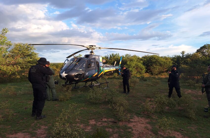  Helicóptero reforça buscas por suspeito de matar mulher grávida e filhos