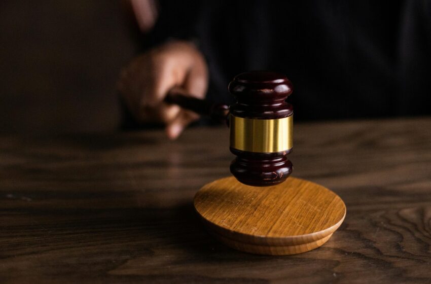 Homem é condenado a 13 anos de prisão por matar outro a facadas por dívida de R$ 5