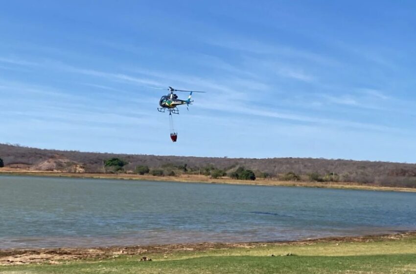  Helicóptero chega em Pavussu para reforçar combate aos incêndios na região