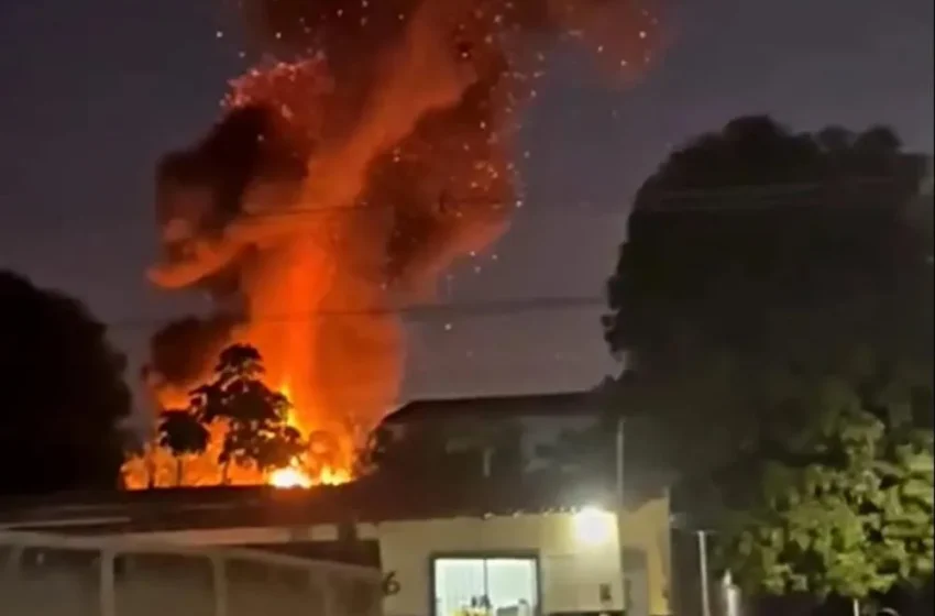  Vídeo: incêndio atinge oficina e destrói veículos na zona Sul de Teresina