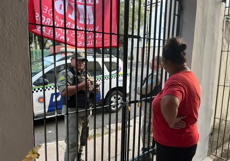  Uespi registra B.O e pede reintegração de prédio da Facime ocupado por manifestantes