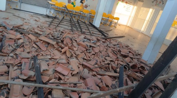  Teto de creche desaba em Dom Expedito Lopes; veja fotos