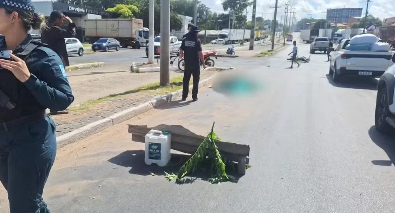  Jovem morre após colidir moto em poste na zona Sul de Teresina
