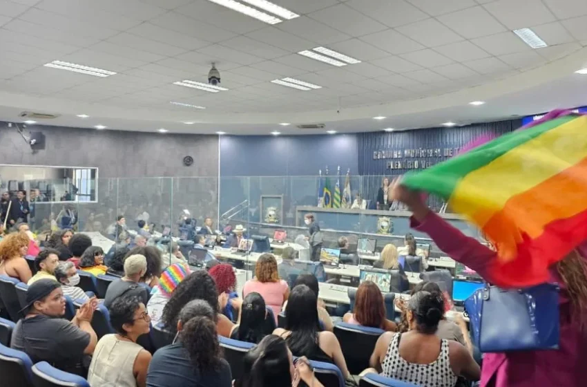  Aprovado em 2ª votação projeto que proíbe uso de banheiros femininos por mulheres trans em Teresina